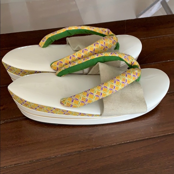 Japanese Sandals - Picture 4 of 4